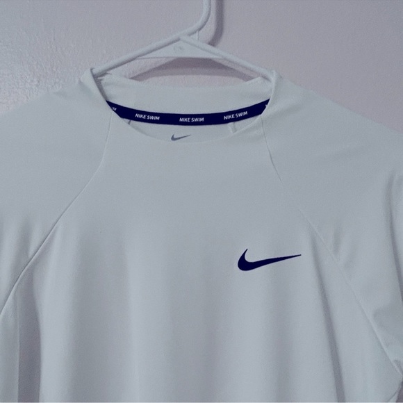 Nike Swim Dry Fit Long Sleeve Tee Sz M ✨AWESOME✨ - Picture 3 of 6